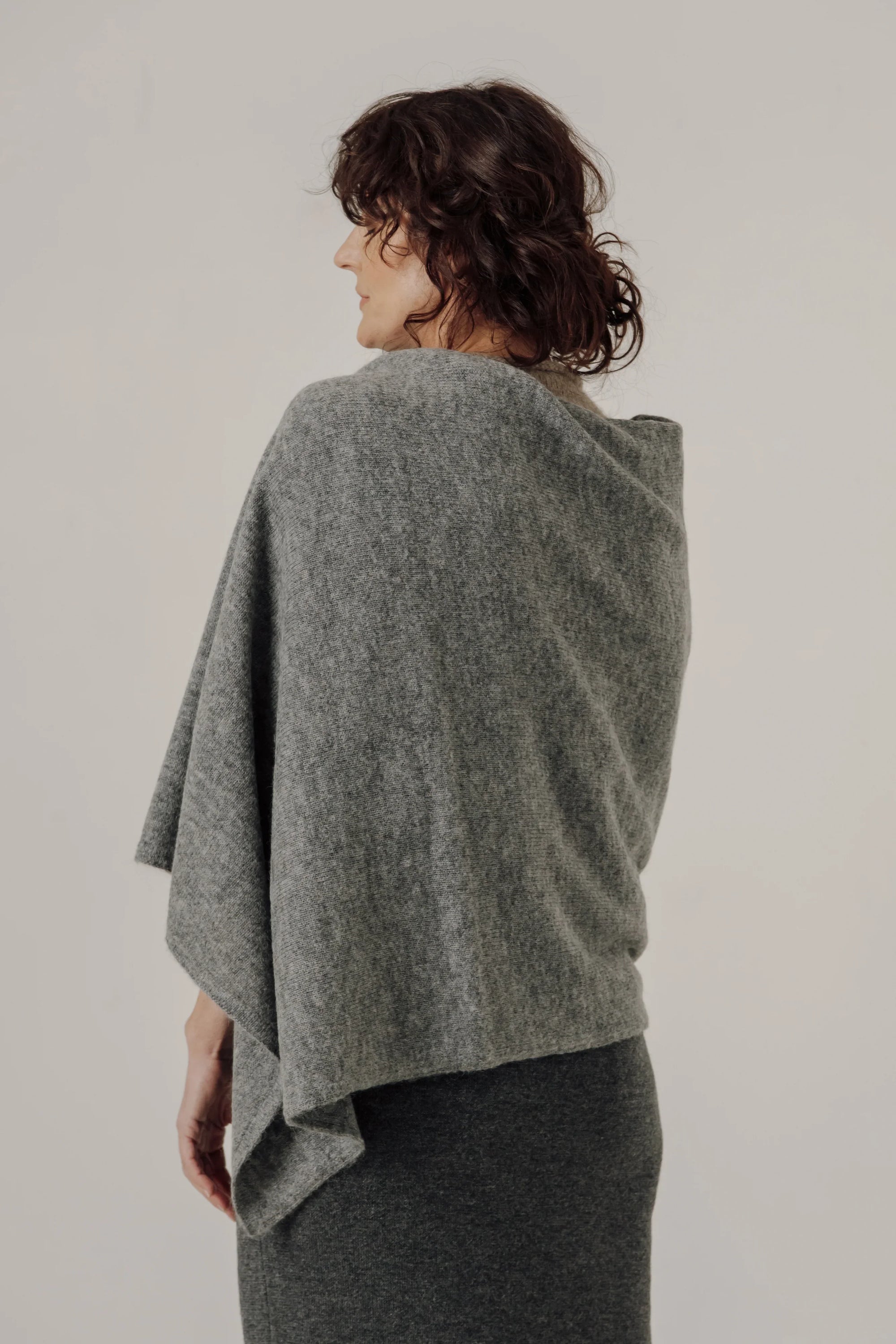 Baby Alpaca Travel Wrap in Grey Melange