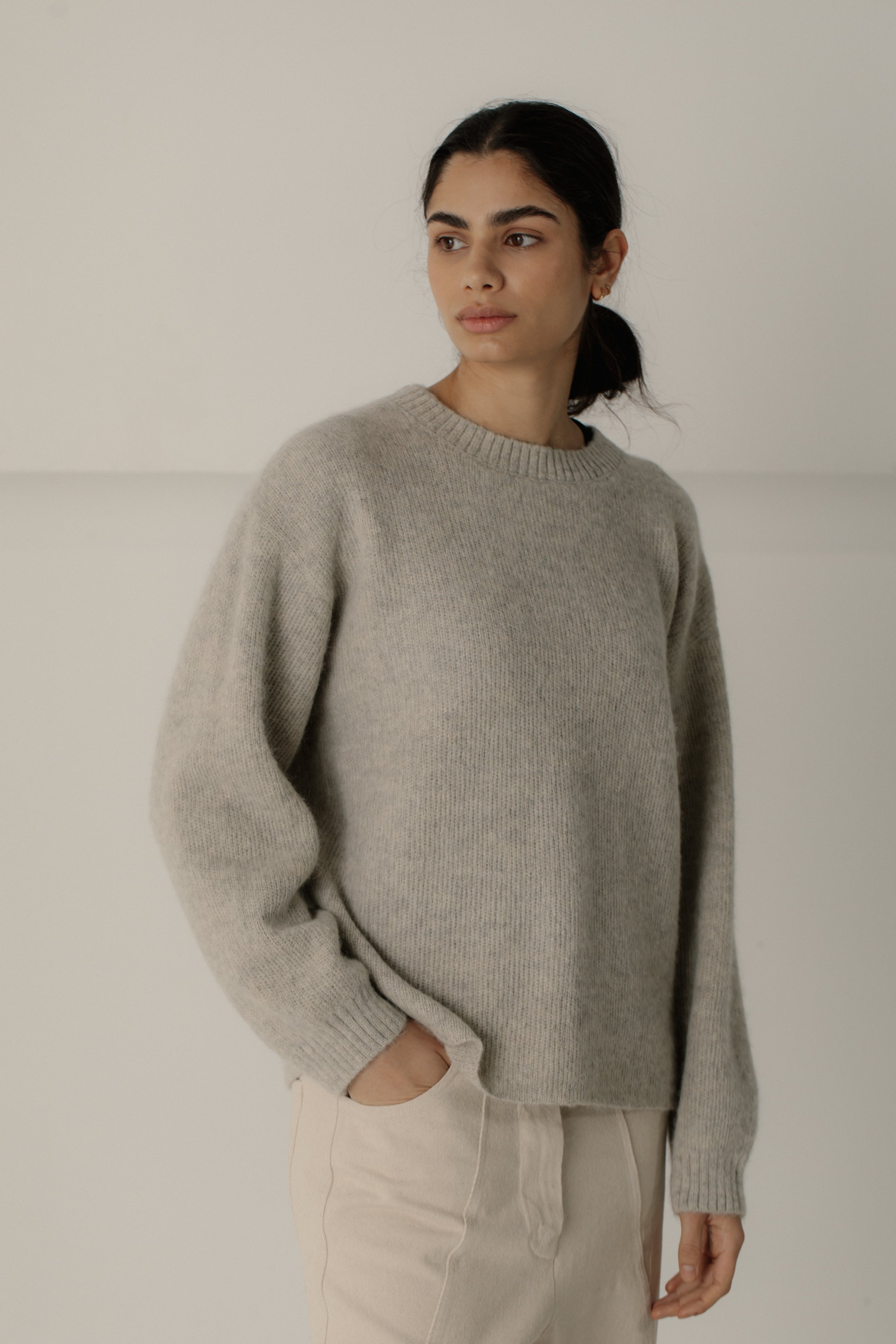 030922●  ATON BABY ALPACA CREWNECK SWEAT