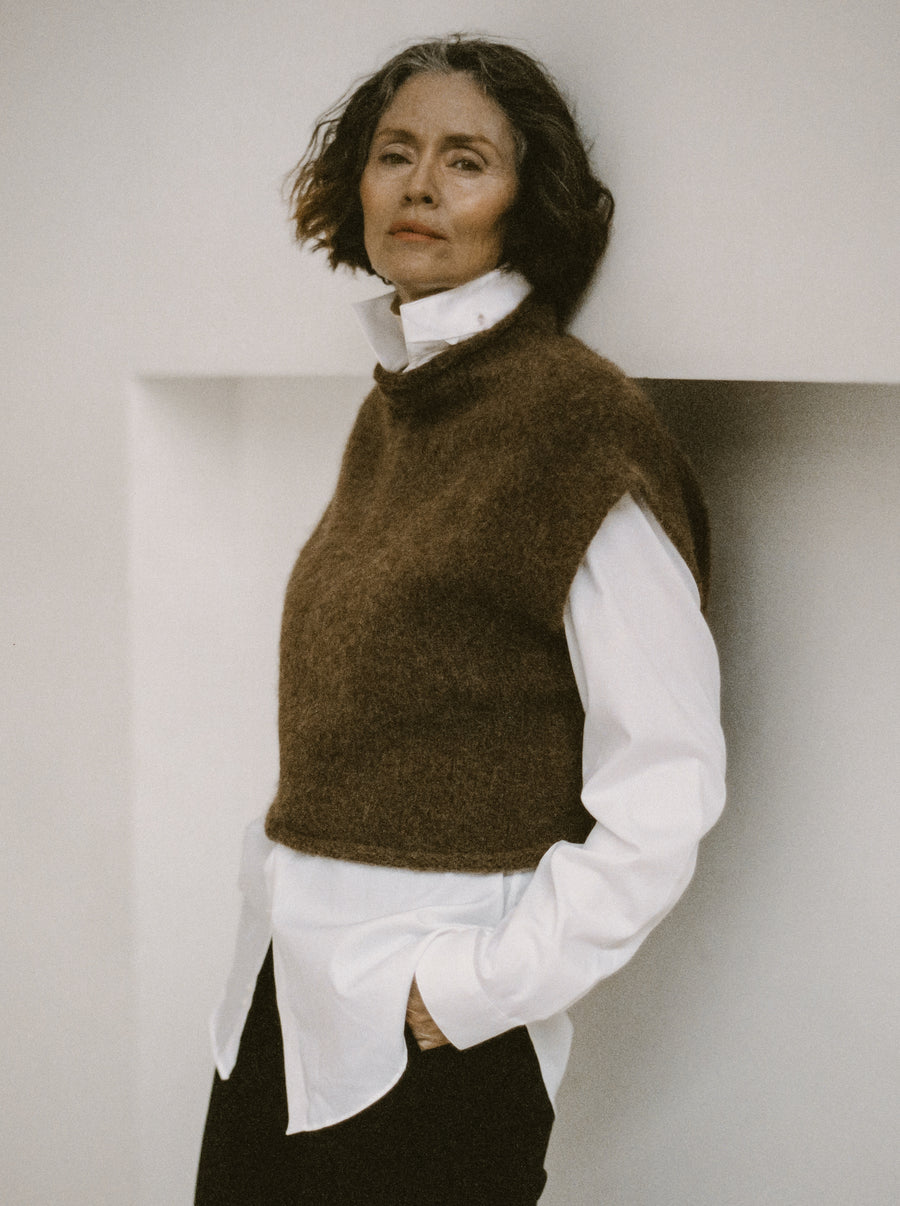 Iris Vest in Saddle