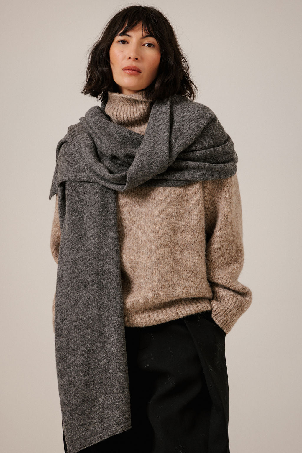 Baby Alpaca Travel Wrap in Charcoal