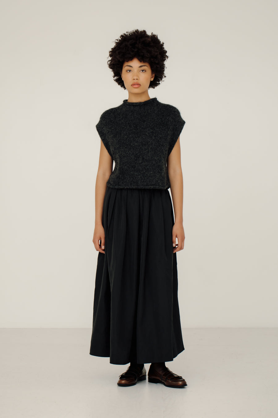 Iris Vest in Basalt